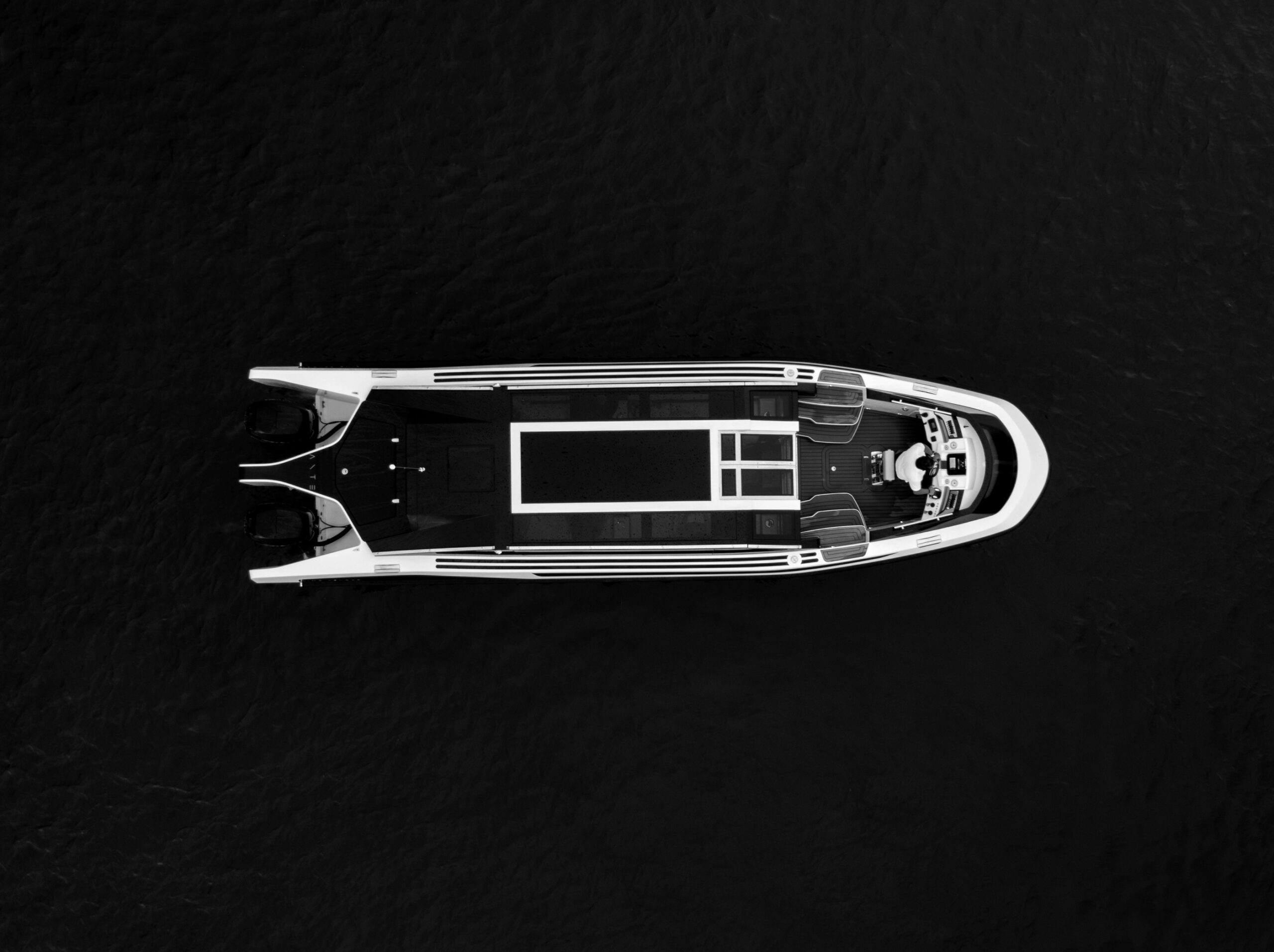 projects-vessels-limo-tender-lt34c-hullno1-12