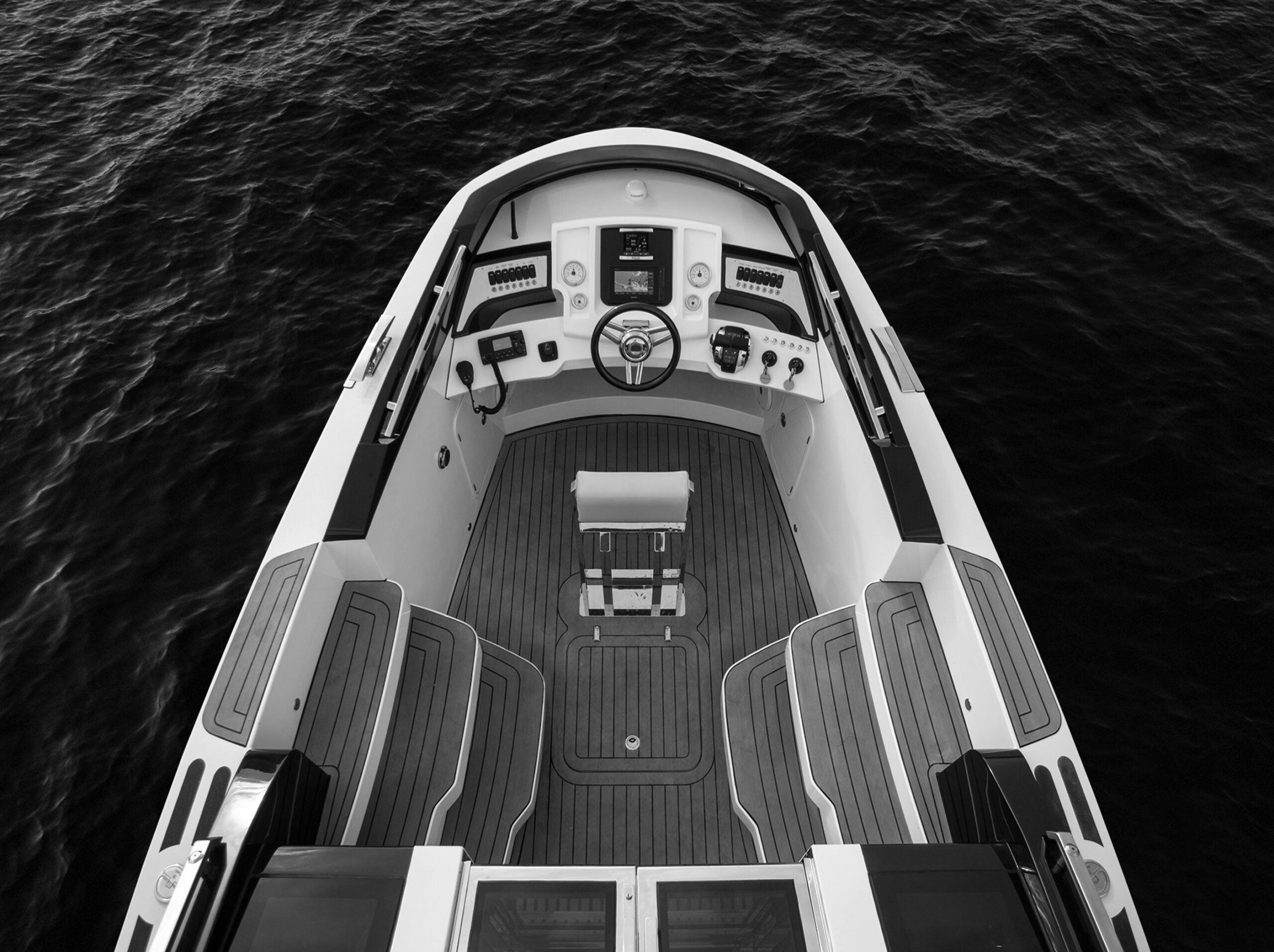 projects-vessels-limo-tender-lt34c-hullno1-15