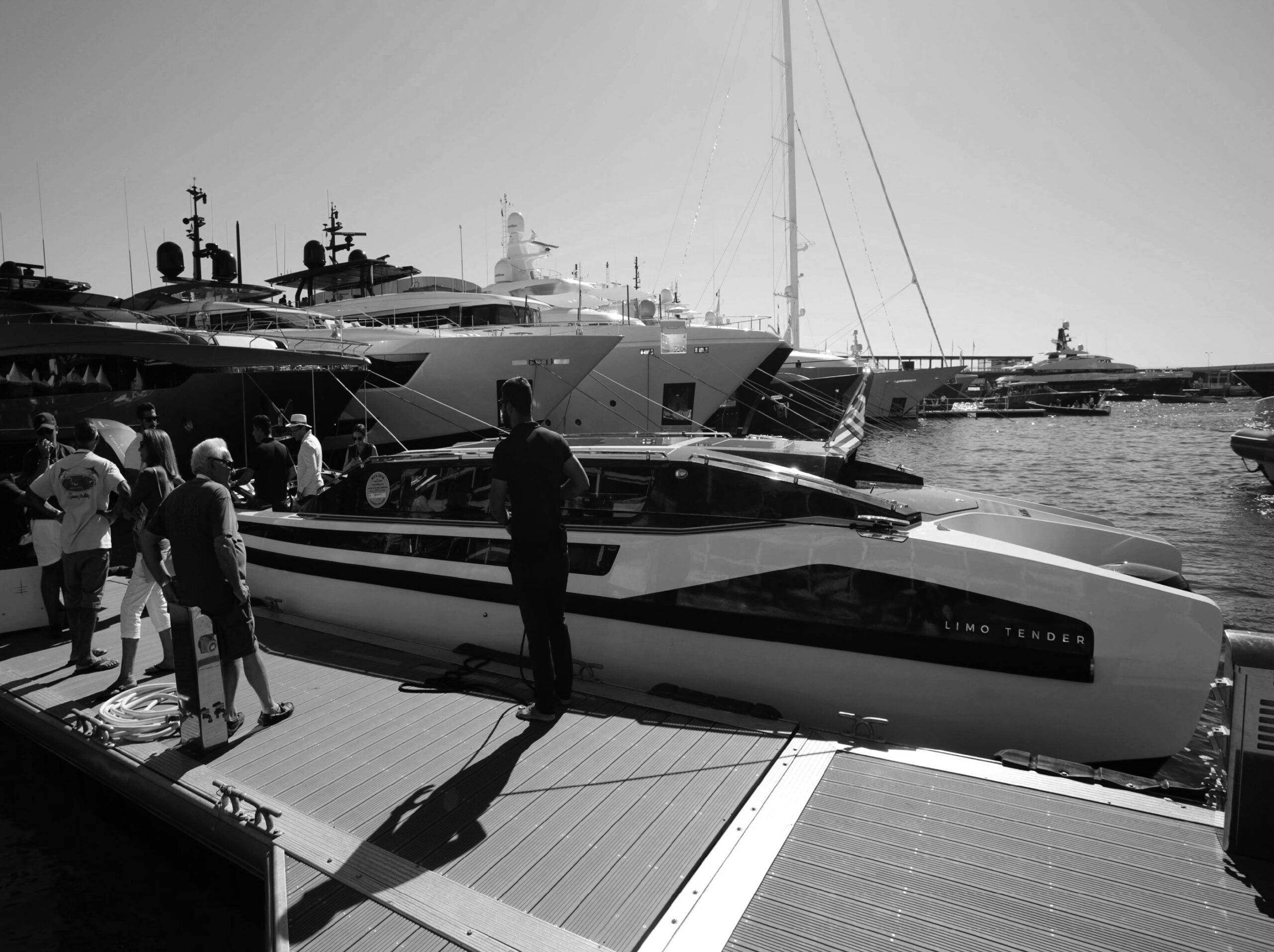 projects-vessels-limo-tender-lt34c-hullno1-16