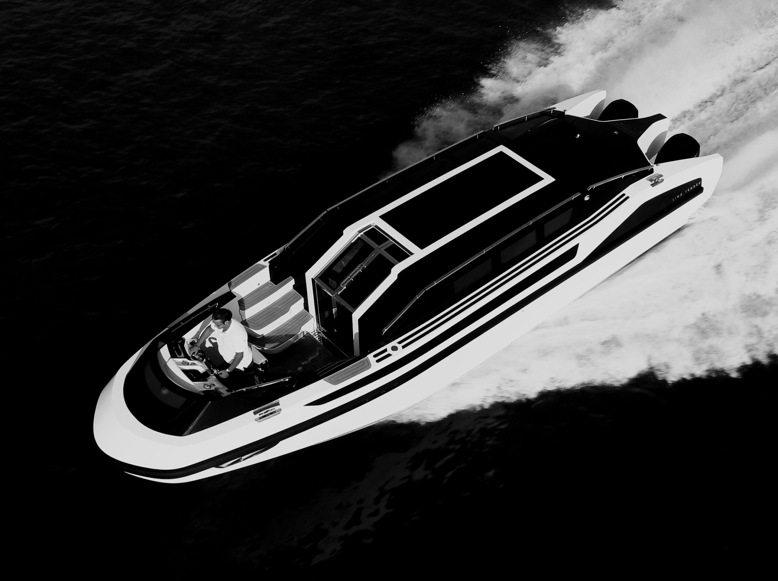 projects-vessels-limo-tender-lt34c-hullno1-2